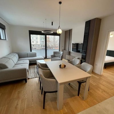 Miete einer stilvollen 2-Zimmer-Wohnung, 50 m², Vračar, Belgrad, Serbien
